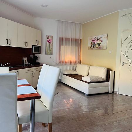 Villa Relax Apartman Гардонь Экстерьер фото