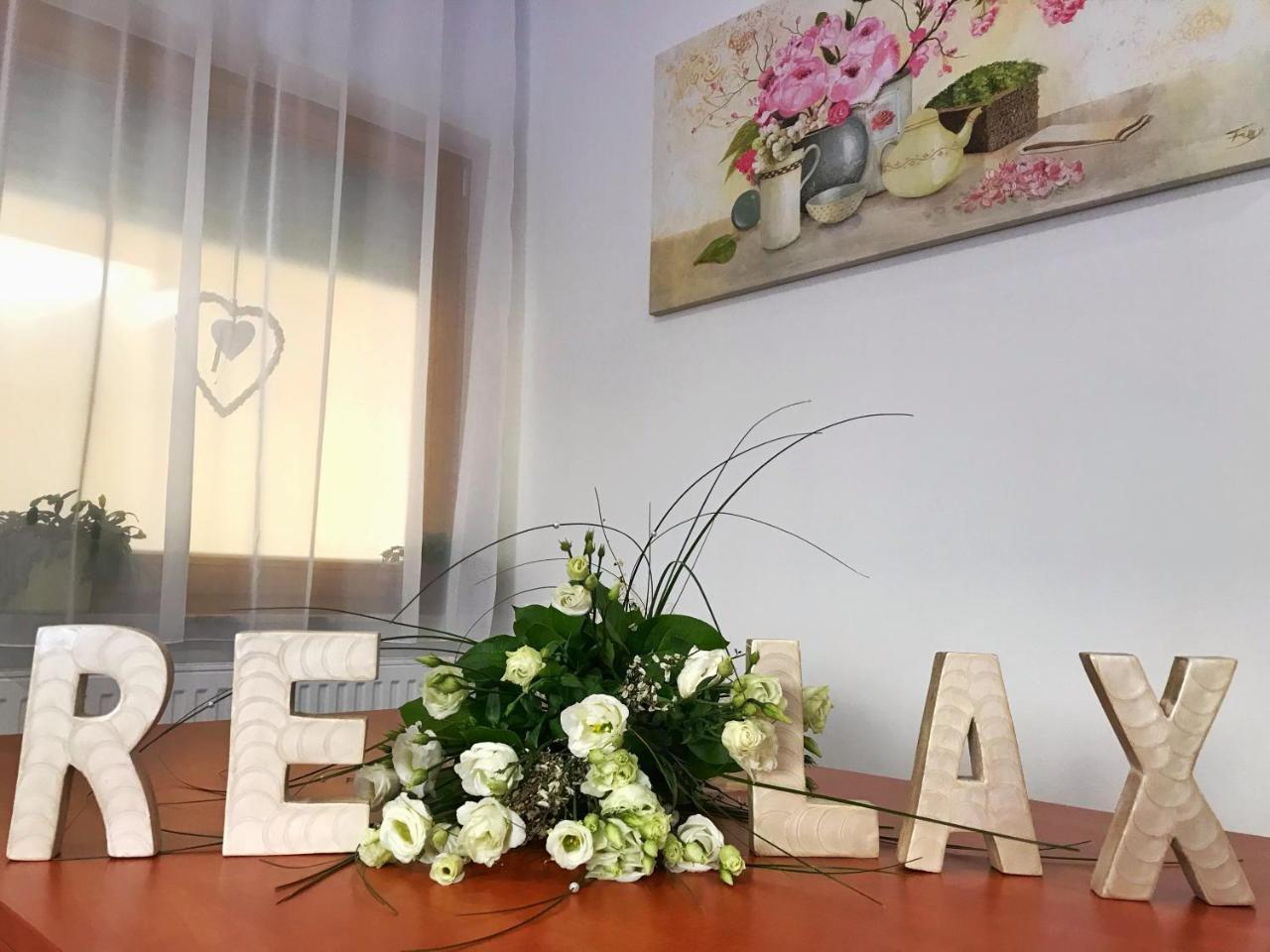 Villa Relax Apartman Гардонь Экстерьер фото